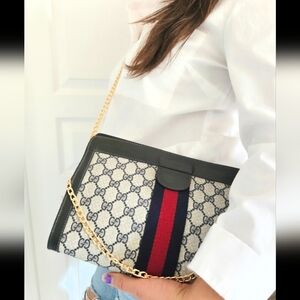 Authentic GUCCI GG Logo Vintage Clutch WOC Crossbody Leather Shoulder Bag Blue
